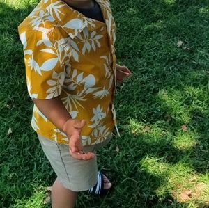 Old navy Hawaiian yellow button up